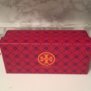 Tory Burch shoe box
